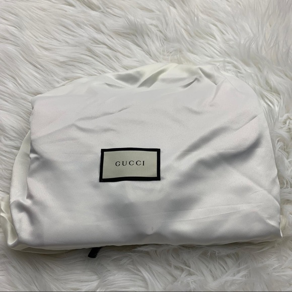 Gucci Interlocking GG Large Crossbody/Handbag - Picture 4 of 16